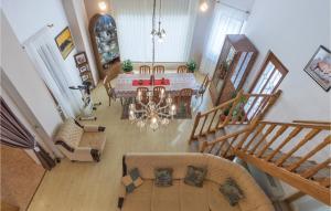 Stunning Home In Pula With 8 Bedrooms, Sauna And Wifi