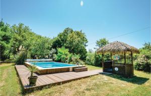 Maisons de vacances Awesome Home In Jonquires With Wifi, Private Swimming Pool And Outdoor Swimming Pool : photos des chambres