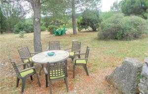 Maisons de vacances Beautiful home in Puisserguier with 3 Bedrooms, WiFi and Outdoor swimming pool : photos des chambres