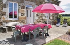 Maisons de vacances Awesome Home In Vergoncey With Kitchen : photos des chambres