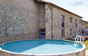 Maisons de vacances Nice home in Belvze with 2 Bedrooms, WiFi and Outdoor swimming pool : photos des chambres