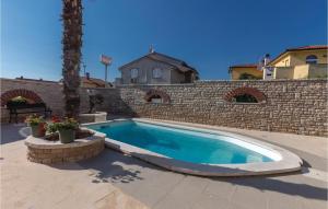 2 Bedroom Amazing Apartment In Pula 