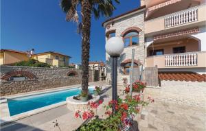 2 Bedroom Amazing Apartment In Pula 
