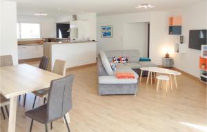 Maisons de vacances Pet Friendly Home In Ginestas With Wifi : photos des chambres