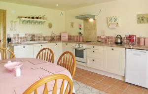 Stunning Home In Saint-Pierre-Sur-Orth