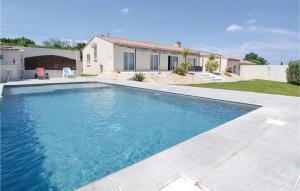 Nice Home In Sernhac With 4 Bedrooms, Wifi And Outdoor Swimming Pool