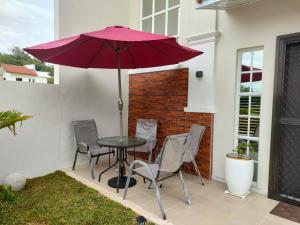 Lucky Swiss Transient House Alaminos - Entire House near Hundred Islands