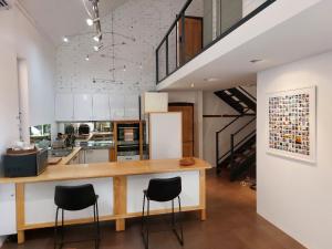 The Sanctuary - garden oasis in South Fremantle