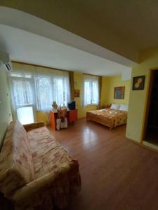 Hadjibulevata Guest House