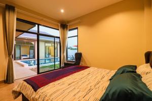 Modern Villa Club House Hua Hin 静家泳池四合院