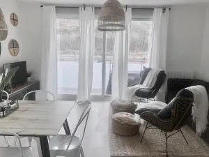Precioso Apartamento en Monzón con terraza, PISCINA,parque infantil y PARKING - Lastanosa