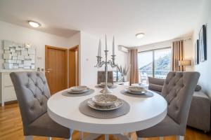 Luxury apartment near beach