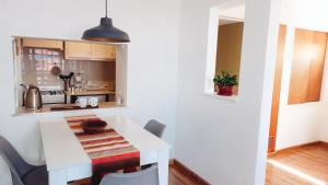 Departamento céntrico con vista al lago