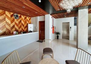 RedDoorz near Southwestern University