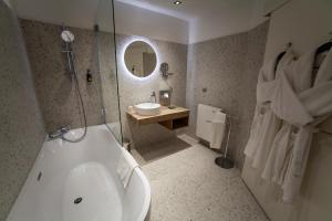 Hotels Le Chateau De Beaulieu : photos des chambres