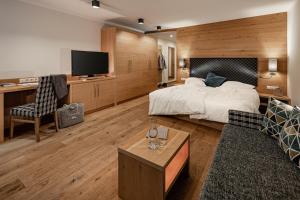 Family Suite Dolomitenblick room in Panorama Hotel Huberhof