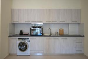 Eden Lily- Luxurious Apartment with Sea View