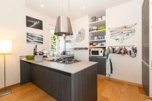 Charming apartment with parking!