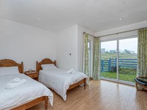 Celyn Y Mor Stunning Rhosneigr Family Beach House - Pass the Keys