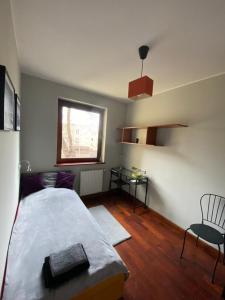 Niewielki pokój jedno lub dwuosobowy w dużym mieszkaniu w Gdańsk Wrzeszcz ul Smoluchowskiego koło Akademii Medycznej - cooliving