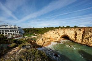 Apartado 1299, Vale Covo Praia do Carvoeiro, 8401-911 Carvoeiro, Portugal.