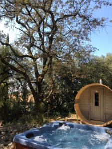 B&B / Chambres d'hotes Les Horizons - SPA-JACUZZI - MASSAGE- SAUNA - 4 SAISONS - Piscine chauffee Toute l'annee - 800m centre ville Nyons : photos des chambres