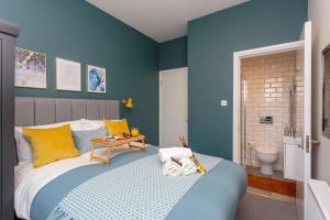 Lovely apartment beneath Edinburgh Castle