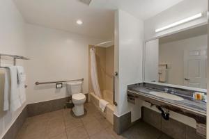 Anaheim Discovery Inn and Suites