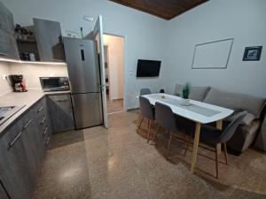 Beach House for up to 9 people near Olympia