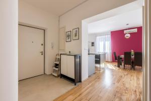 Ferula, 3 bedroom apartment near beach Bačvice