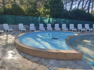 Appartements STUDIO RDJ TERRASSE PISCINE SANARY SUR MER : photos des chambres