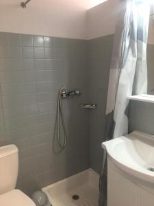 Cannes center terrace AC Wifi 200 m from sea behind Martinez