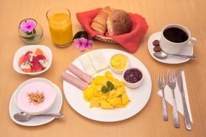 Hotel La Ría Playas