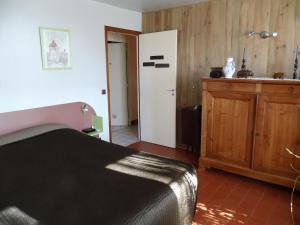 B&B / Chambres d'hotes Chambre d'hotes Chez Leon pour 1 a 4 personnes : photos des chambres