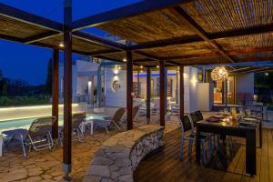 Villa Serenity - With Private Heated Pool