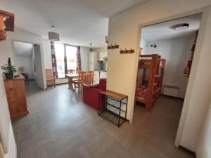 Appartements T2/3 6pers & pied des pistes & piscine chauffee : photos des chambres