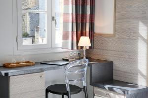 Logis Hôtel Restaurant Le Dauphin et Le Spa du Prieuré