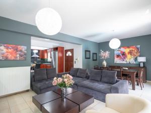 Grey House "by Checkin"