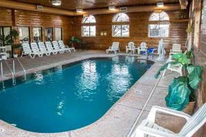 Quality Inn & Suites Loves Park near Rockford - جاينسفيل