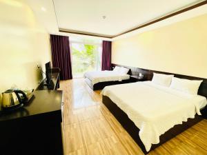 Tuan Chau Havana Hotel