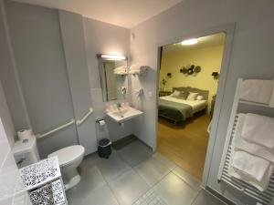 Hotels Hotel Relais du Loir : photos des chambres