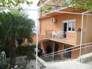 BOZENA Apartments with balcony and sea view