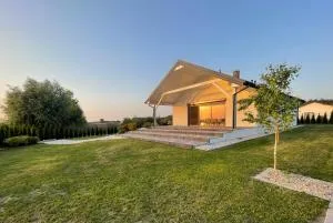 Dom nad jeziorem obok Uniejowa - Daniszew