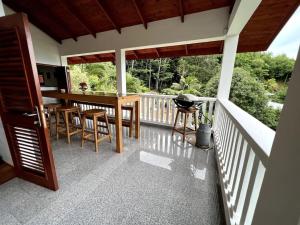 Hilltop South - Villa Bougainville