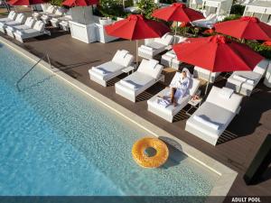 Th8 Palm Dubai Beach Resort, Vignette Collection by IHG
