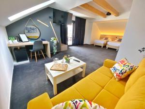 Suite room in 16 Lakes Hotel