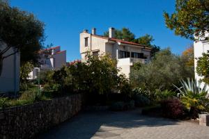 Two-Bedroom Apartment room in Erika