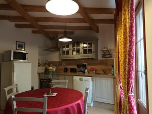 Appartements Le logis du 2 roues Le Saint Esteve : Appartement 2 Chambres