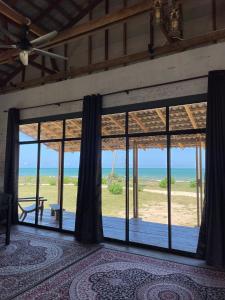 Willow Beach House