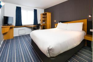 Double Room with Free Hot Breakfast - Accessible room in Holiday Inn Express Manchester East an IHG Hotel
